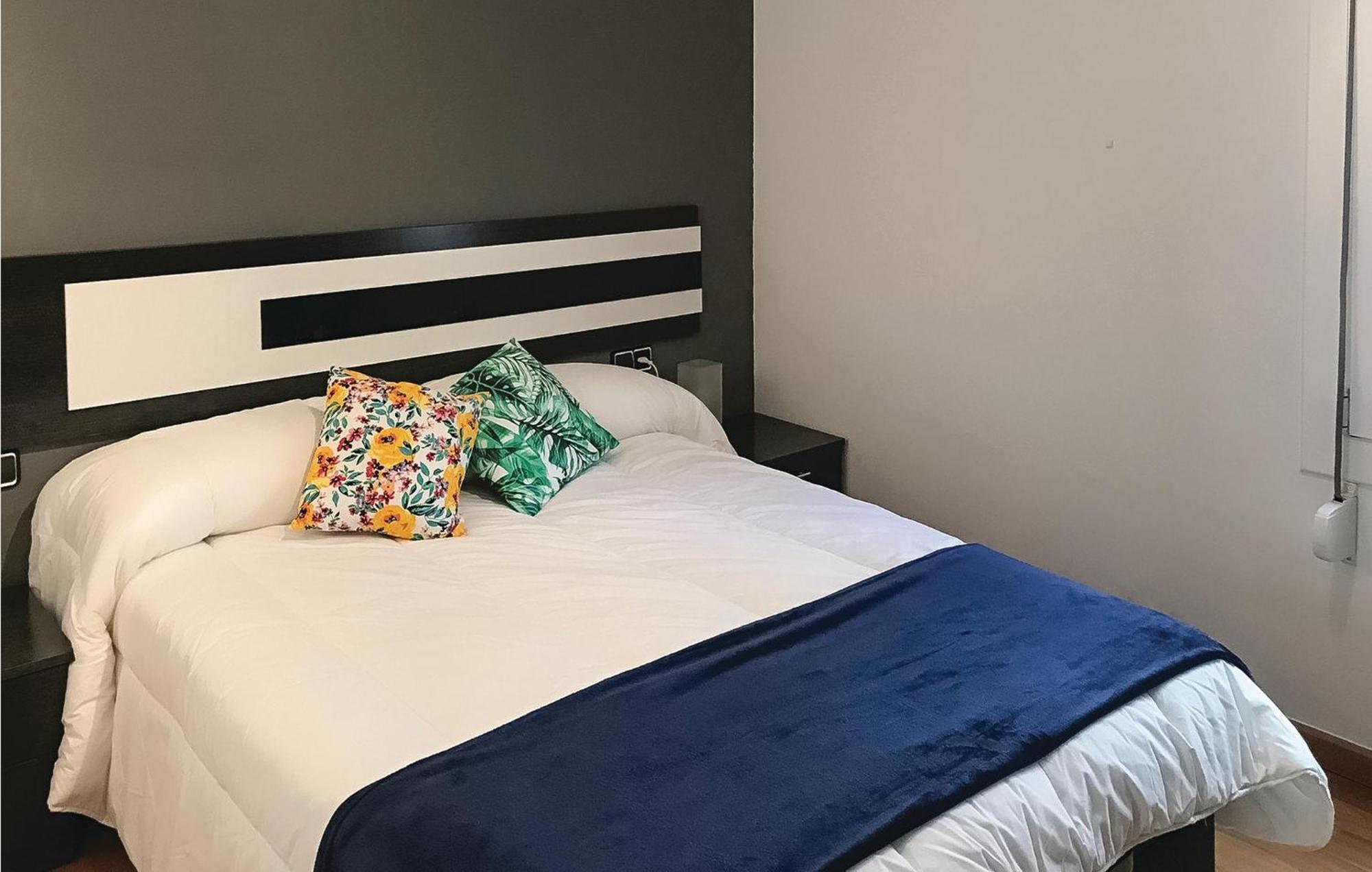 2 Bedroom Cozy Apartment In בלאנס מראה חיצוני תמונה
